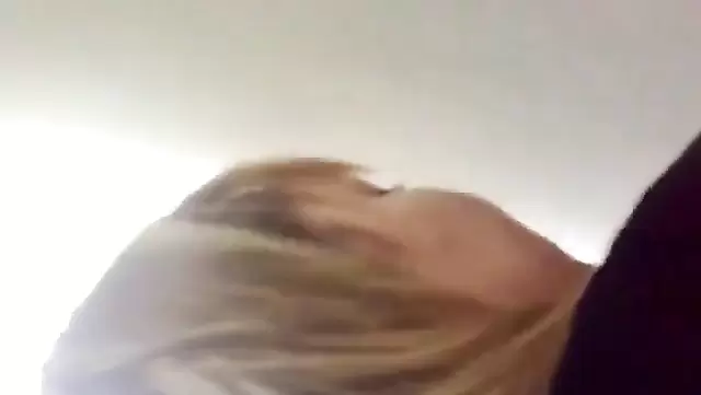 Özbek karı iş yerinde aldatıyor.