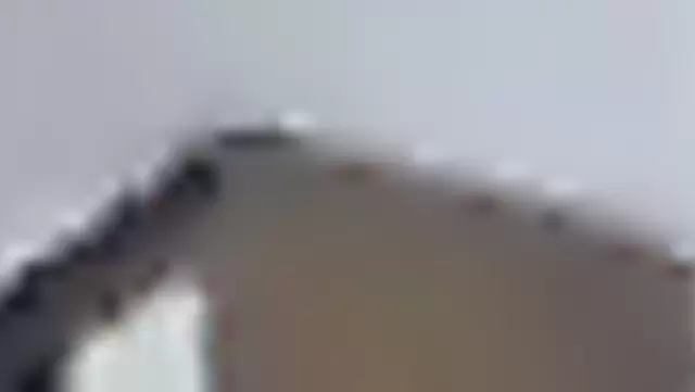 Özbek, kız arkadaşıyla internete seks sızdırdı.